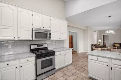 39W228 W Hilltop Drive, Saint Charles, IL 60175 - Photo 15