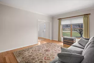 39W228 W Hilltop Dr, Saint Charles, IL 60175 - Photo 7