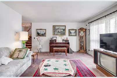 1980 Chippendale Road, Hoffman Estates, IL 60169 - Photo 3