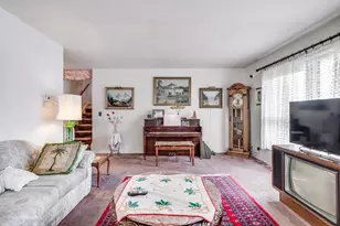 1980 Chippendale Rd, Hoffman Estates, IL 60169 - Photo 3