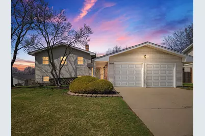 1980 Chippendale Road, Hoffman Estates, IL 60169 - Photo 1