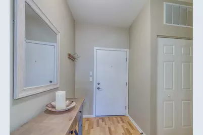 935 Burlington Avenue #304, Downers Grove, IL 60515 - Photo 5