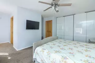 812 W Appletree Ln, Bartlett, IL 60103 - Photo 9