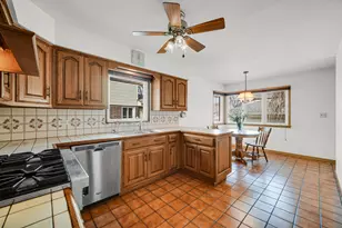 10016 Estelle Dr, Rosemont, IL 60018 - Photo 5