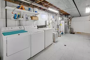 10016 Estelle Dr, Rosemont, IL 60018 - Photo 15