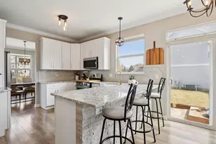 704 Brighton Cir, Port Barrington, IL 60010 - Photo 13