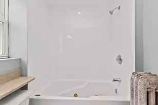 845 W Belle Plaine Ave, Chicago, IL 60613 - Photo 13