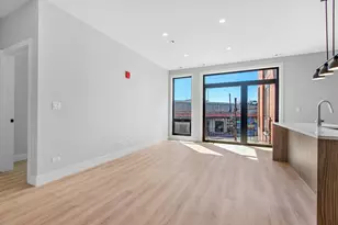 3953 W Dakin St, Chicago, IL 60618 - Photo 9