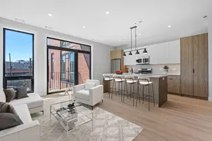 3953 W Dakin St, Chicago, IL 60618 - Photo 3