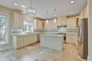 24 Plymouth Ct, Lincolnshire, IL 60069 - Photo 7