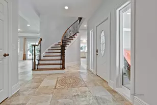 24 Plymouth Ct, Lincolnshire, IL 60069 - Photo 3