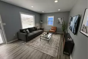 172 N Jackson Ave, Bradley, IL 60915 - Photo 5