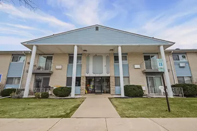 9460 Dee Road #2H, Des Plaines, IL 60016 - Photo 1
