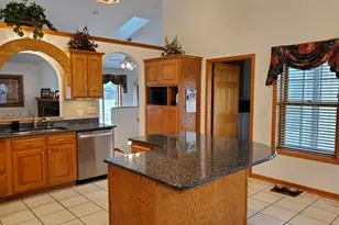 847 Tremont St, Bourbonnais, IL 60914 - Photo 3