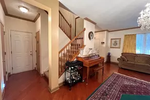 752 S Parkside Dr, Round Lake, IL 60073 - Photo 7