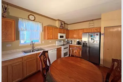 752 S Parkside Drive, Round Lake, IL 60073 - Photo 15