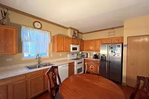 752 S Parkside Dr, Round Lake, IL 60073 - Photo 15