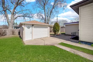7306 Dorothy Ln, Tinley Park, IL 60477 - Photo 21