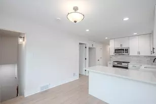 9042 S Dobson Ave, Chicago, IL 60619 - Photo 7