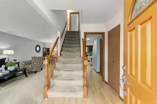 1337 Regent Dr, Mundelein, IL 60060 - Photo 3