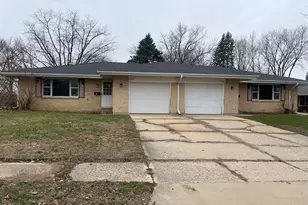2221 Denver Dr, Rockford, IL 61108 - Photo 1