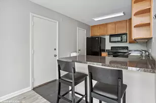 1601 Fairway Dr, Lisle, IL 60532 - Photo 7