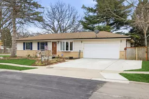 201 W Streamwood Blvd, Streamwood, IL 60107 - Photo 1