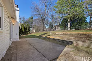 810 N Oakwood Dr, McHenry, IL 60050 - Photo 15