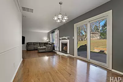 810 N Oakwood Drive, McHenry, IL 60050 - Photo 5