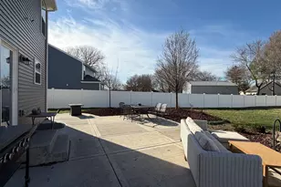 303 Gladys Ave, Joliet, IL 60436 - Photo 39