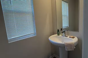 303 Gladys Ave, Joliet, IL 60436 - Photo 7