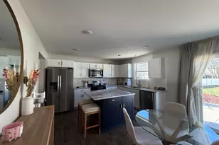 303 Gladys Ave, Joliet, IL 60436 - Photo 15