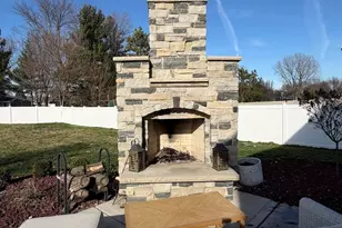 303 Gladys Ave, Joliet, IL 60436 - Photo 37