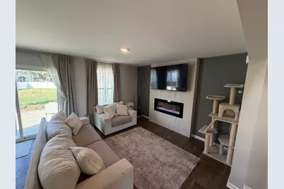 303 Gladys Avenue, Joliet, IL 60436 - Photo 9