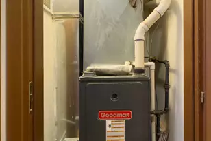 1647 W Sherwin Ave, Chicago, IL 60626 - Photo 33