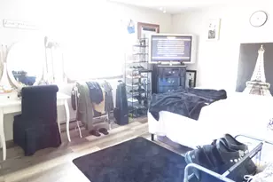 218 Madison St, Joliet, IL 60435 - Photo 7