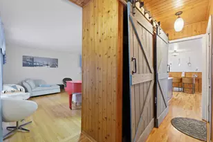 9728 S Tripp Ave, Oak Lawn, IL 60453 - Photo 9