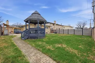 9728 S Tripp Ave, Oak Lawn, IL 60453 - Photo 37