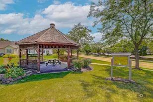 21450 Lake St Clair Dr, Crest Hill, IL 60403 - Photo 35