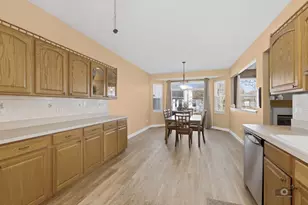 21450 Lake St Clair Dr, Crest Hill, IL 60403 - Photo 11