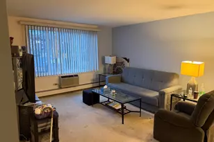 1475 Rebecca Dr, Hoffman Estates, IL 60169 - Photo 3