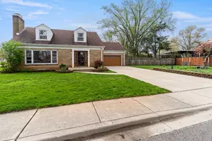 853 Orange St, Elgin, IL 60123 - Photo 19