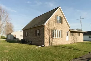 201 S Brush Ave, Ladd, IL 61329 - Photo 1