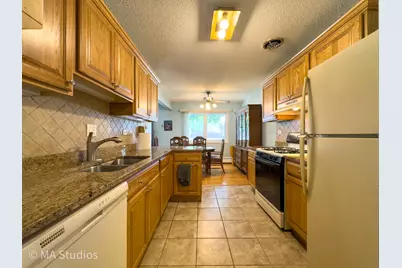 2632 N Windsor Drive #104, Arlington Heights, IL 60004 - Photo 9