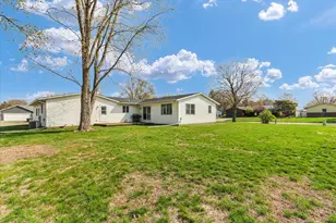 205 E Briarcliff Dr, Saint John, IL 61873 - Photo 39
