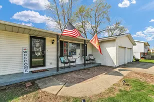 205 E Briarcliff Dr, Saint John, IL 61873 - Photo 5