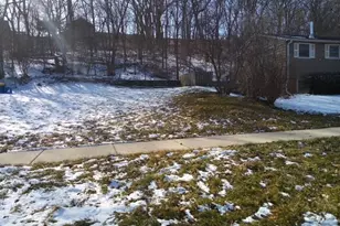 19 N Lincoln Ave, Carpentersville, IL 60110 - Photo 1