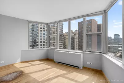 525 W Hawthorne Place #1001, Chicago, IL 60657 - Photo 7