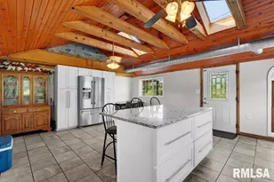 705 13th St W, Milan, IL 61264 - Photo 3