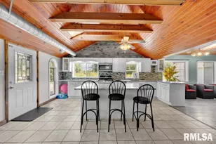 705 13th St W, Milan, IL 61264 - Photo 5